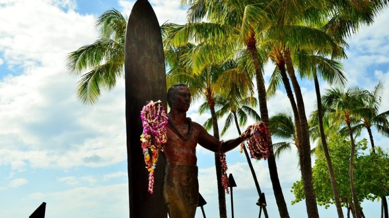 デューク・カハナモク像/Duke Kahanamoku Statue