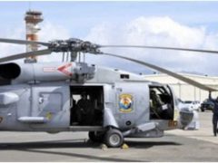 「シコルスキーSH-60Bシーホーク」ヘリコプターが太平洋航空博物館パールハーバーに到着