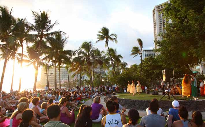 クヒオビーチ・フラショー／Kuhio Beach Hula Show