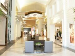 ワイキキ・ラグジュアリー・ウォーク／Waikiki Luxury Walk