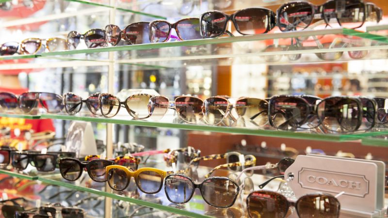 幅広い層を虜にするアイウェアショップ「Freaky TiKi Tropical Optical(フリーキー・ティキ・トロピカルオプティカル・ワイキキ・ビーチウォーク)」