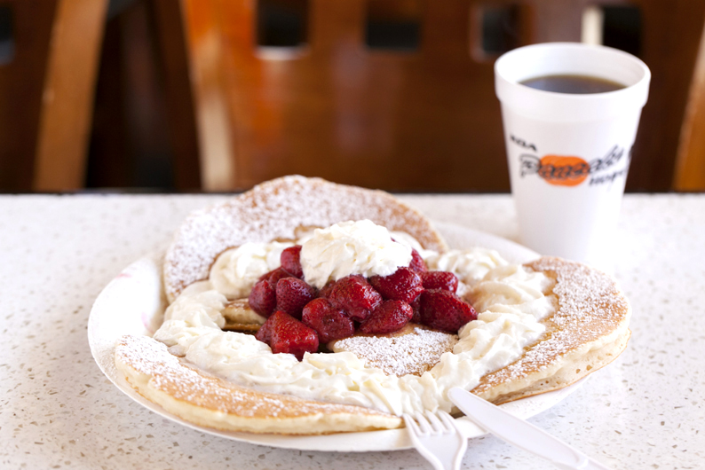 ハワイのパンケーキ・ストロベリー・ホイップクリーム