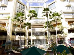 ワイキキビーチ目の前で、最高のショッピング「Pualeilani Atrium Shops（プアレイラニ・アトリウム・ショップス）」