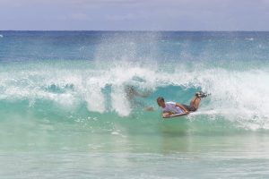 世界中からボディボーダーが集まるサンディ・ビーチ