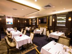 「ハイズ・ステーキハウス」で40周年を祝うマンスリーディナーをスタート