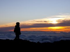 自然が作り出す荘厳な景色に感動が止まらない！魂をふるわす、ハワイの絶景5選