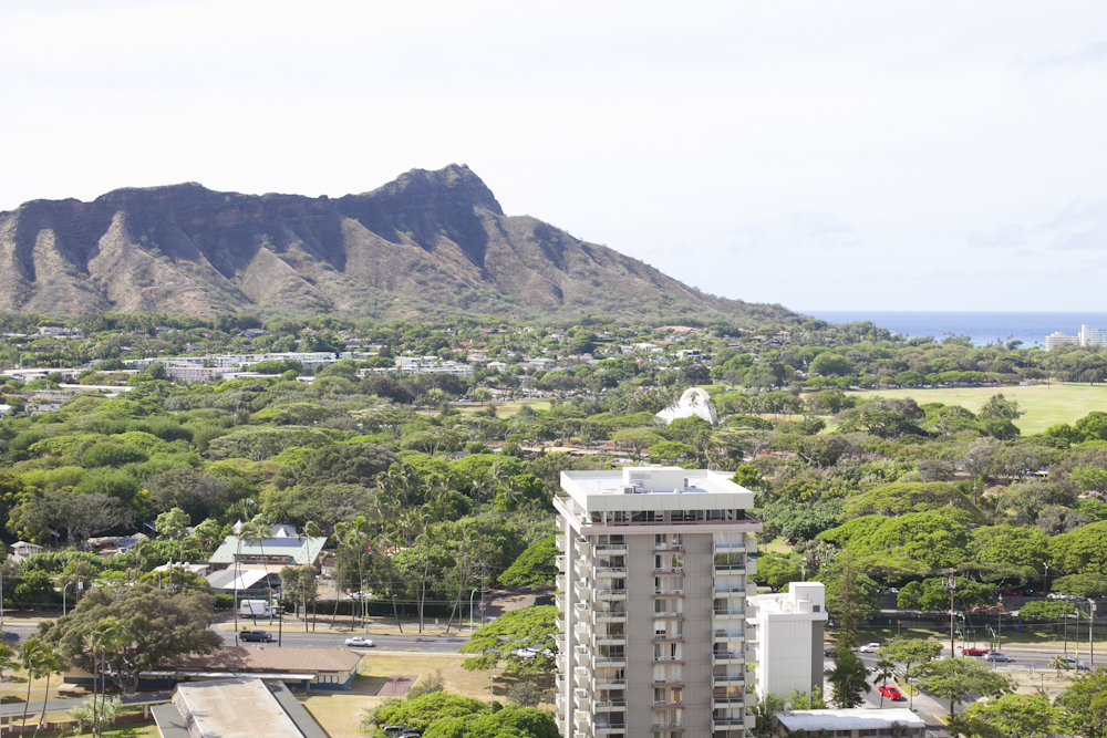 Diamond Head Hiking／ダイヤモンドヘッド・ハイキング