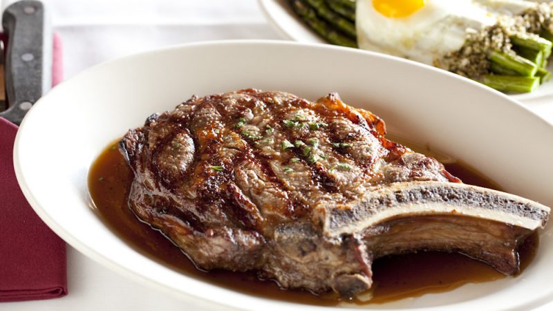 極上肉をがっつりと!心ゆくまでステーキが堪能できるワイキキのレストラン