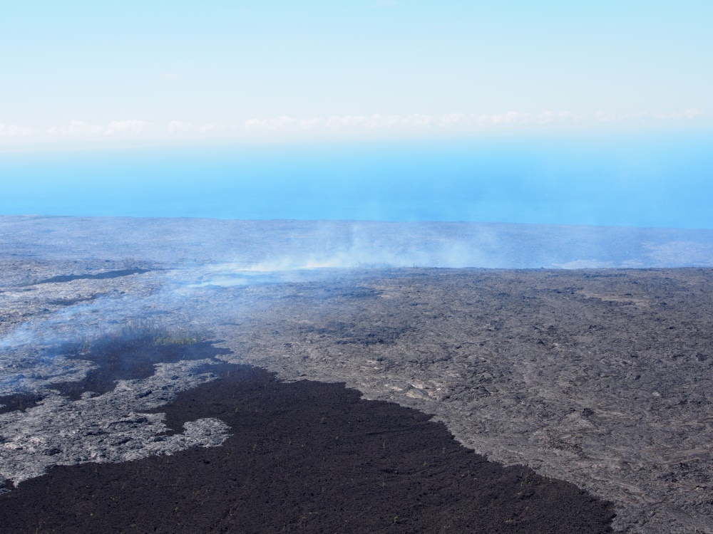 ヒロ発・火山と滝ツアー (パラダイス・ヘリコプターズ)／Hilo: Volcanoes & Waterfalls Extreme (Paradise Helicopters)