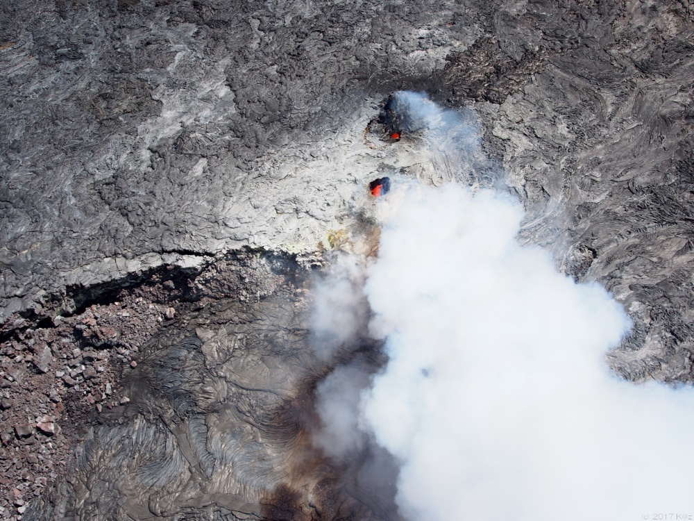 ヒロ発・火山と滝ツアー (パラダイス・ヘリコプターズ)／Hilo: Volcanoes & Waterfalls Extreme (Paradise Helicopters)