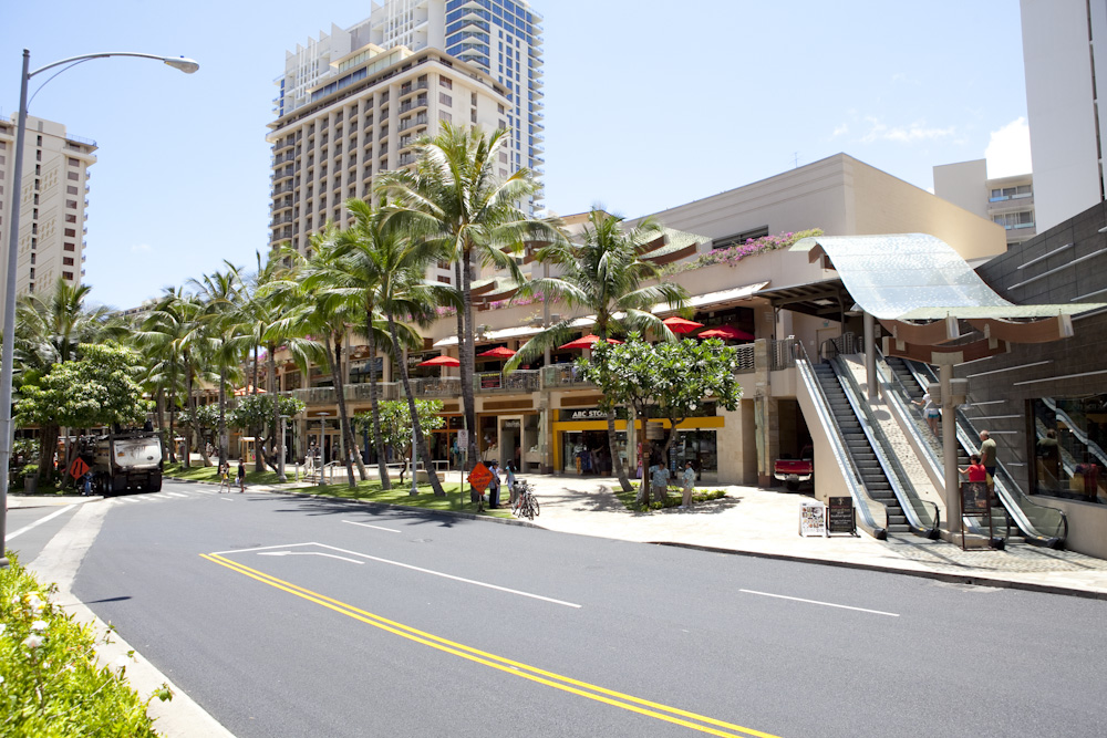 ワイキキ・ビーチ・ウォーク･フラステージ／Waikiki Beach Walk