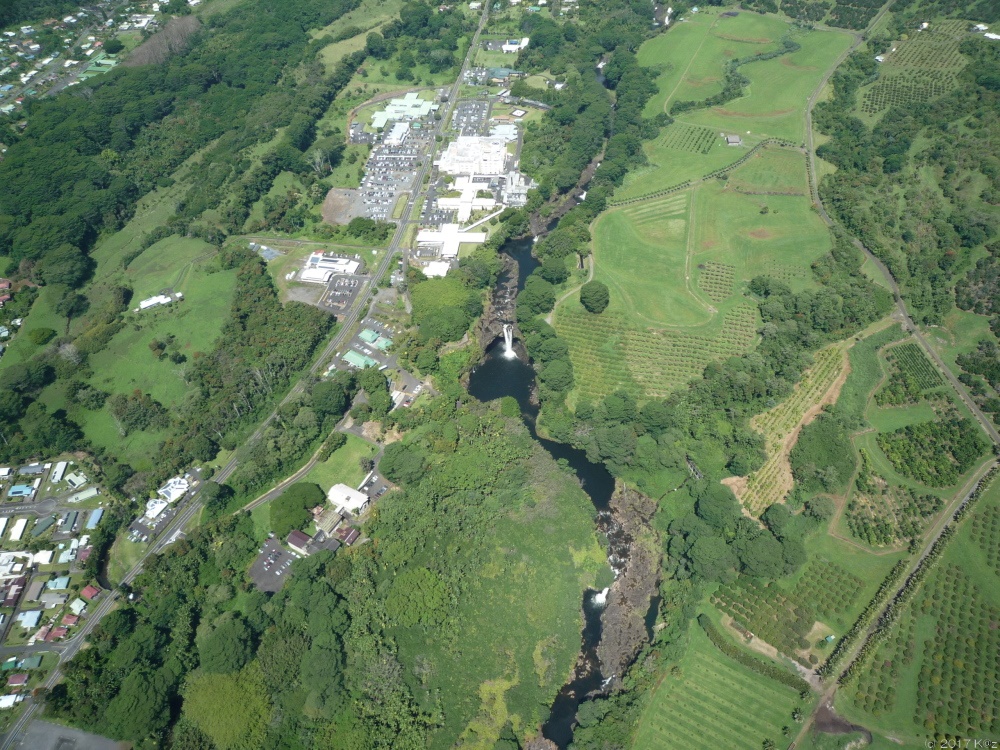 ヒロ発・火山と滝ツアー（パラダイス･ヘリコプター）／Volcanoes & Waterfalls Extreme (Paradise Helicopters)