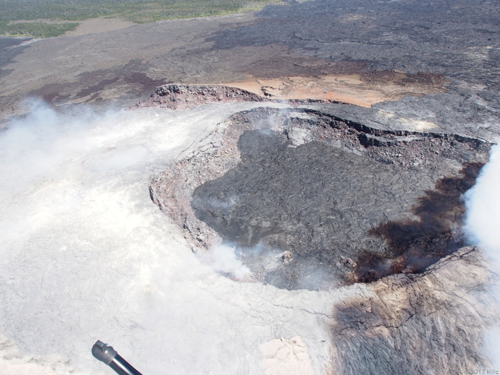 ヒロ発・火山と滝ツアー（パラダイス･ヘリコプター）／Volcanoes & Waterfalls Extreme (Paradise Helicopters)