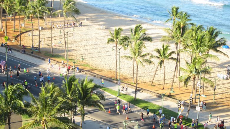 子供でもシニアでも歩いて参加OK！ホノルルマラソン10km種目でハワイの魅力を体感
