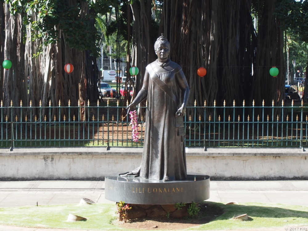 リリウオカラニ銅像／The statue of Queen Liliʻuokalani