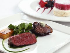 牛肉の最高峰！とろける舌触りの霜降り和牛が堪能できるハワイのレストラン3選