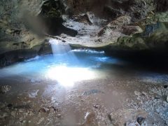「ハワイ版青の洞窟」も！秘密にしたいフォトジェニックなビーチ3選