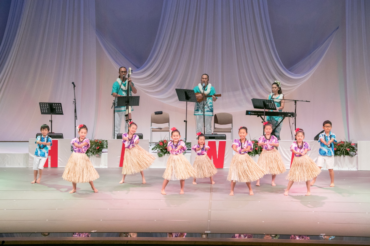 フラが教えてくれること ハワイの師が語るフラのすばらしさ/文踊社/Ｈｕｌａ　ｌｅ´ａ編集部（単行本） フラが教えてくれること ハワイの師が語るフラのすばらしさ/文踊
