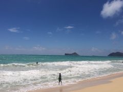 ロコもまばら。ハワイの「ワイマナロビーチ」で静かなハワイ時間を楽しもう♪