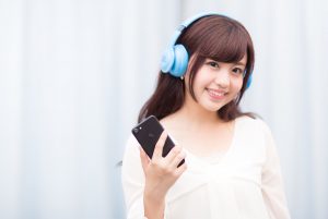 スマホのラジオアプリ使ってる?日本にいながらハワイの情報をゲットしよう♪