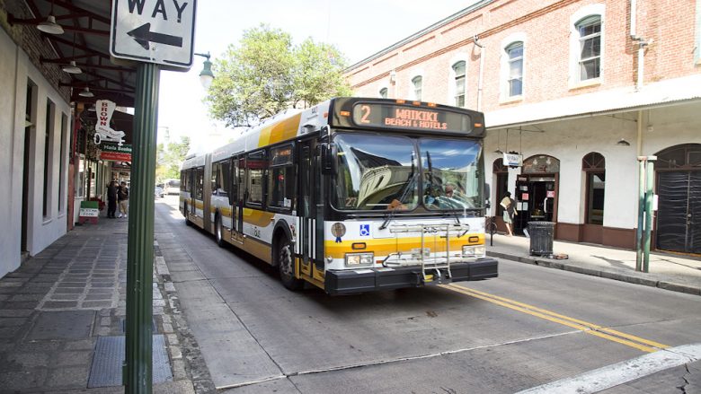 定番観光名所を巡るなら!ハワイ初心者でも安心のTheBus 22番を乗りこなそう♪