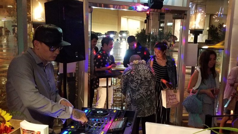ファイヤーグリル・ワイキキの週末が熱い!毎週金曜・土曜の夜は、ファイヤーラウンジ!