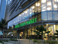 【2021年最新版】ハワイ最大級のホールフーズマーケット／Whole Foods Marketの魅力に迫る！おいしいコーヒーや酒類も楽しめる店内施設をご紹介