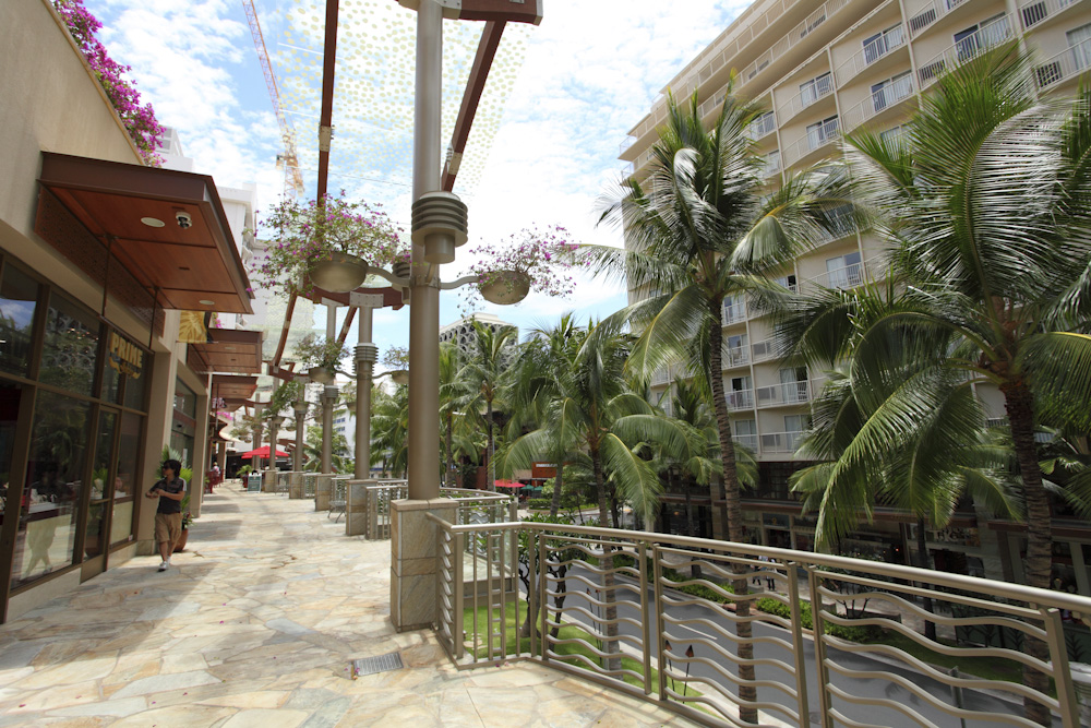 ワイキキビーチウォーク・マーケット・オン・ザ・プラザ／Waikiki Beach Walk Market On The Plaza