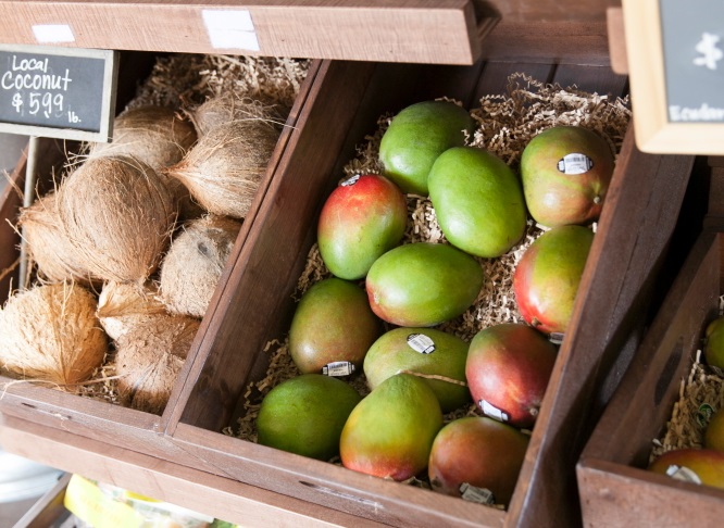 ハレイワ・フルーツ・ストア（ホエラーズ・ゼネラルストア）／Haleiwa Fruits store（Whalers General Store）