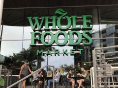 食通たちがうなる品揃え！国内最大級のホールフーズ・マーケットがカカアコに登場！　