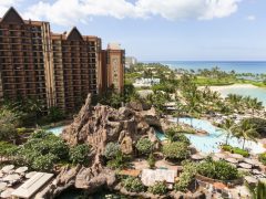 ハワイのホテルで適用される「リゾートフィー」を撤廃する動きが活発化