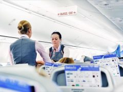 【ハワイで役立つ英会話】機内でのドリンクサービスの会話はこれでOK！