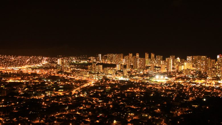 タンタラスの丘でロマンチックな夜景を堪能しよう♪