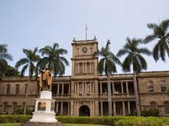 ハワイへの想いがより深まる！イオラニ宮殿見学体験記を大公開