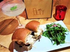 ハッピーアワーは「べヴィー/Bevy」で！おしゃれタウンで美味しいグルメ♡