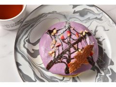 「モケスハワイ」よりハロウィン限定「ハロウィンスパイダーパンケーキ」発売開始!