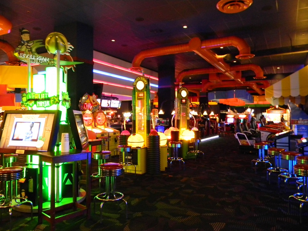 デイブ・アンド・バスターズ／Dave & Buster’s