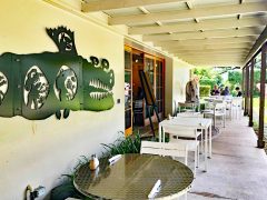 素晴らしいアートに触れられる絶景ランチスポット