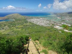 アクティブ派にオススメ！絶景と達成感を味わえる「ココ・クレーター・レイルウェイ・トレイル／ Koko Crater Railway Trail」