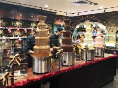 アラモアナの白木屋に登場したチョコフォンデュバー！