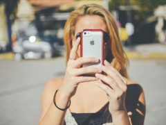 【ハワイで役立つ英会話】写真を代わりに撮ってほしいとき英語で何て話しかける？