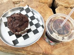 ゆったり寛いでロコ気分！ おいしくてフォトジェニックなハワイの最新カフェ情報