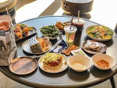 ワイキキで唯一の、ペットフレンドリーなおしゃれカフェKnots Coffee Roasters／ノッツ コーヒーロースターズ