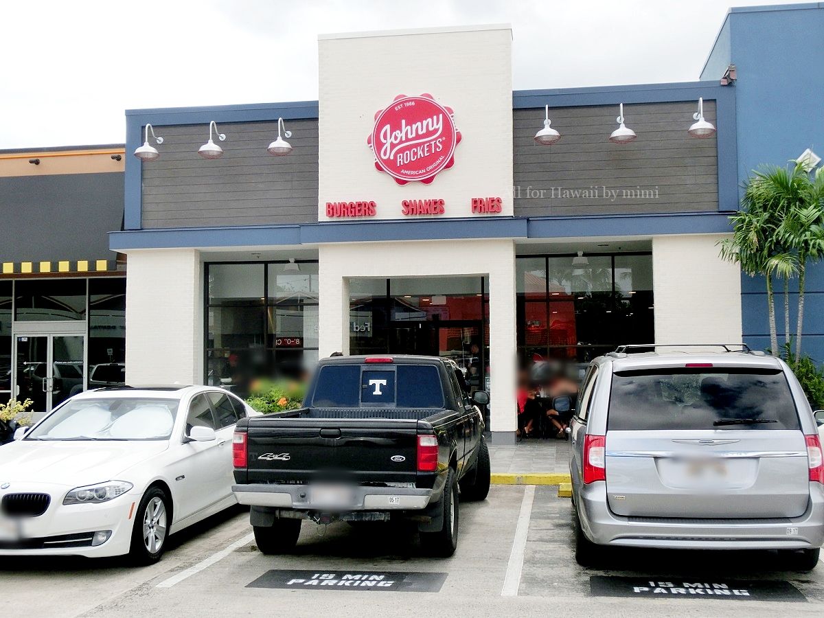 ハワイのローカルに混ざって巨大バーガーを頬張ろう!日本未上陸のハンバーガーショップ | ハワイの最新情報をお届け!LaniLani