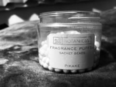 ハワイのロングスドラッグスに売っていた「フレグランスパフ」