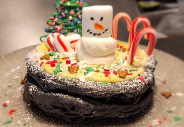 バサルトのクリスマス限定DIYパンケーキとホリデーメニュー！プライムリブのファミリーパックも予約受付中