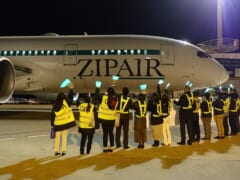【速報】ZIPAIR／ジップエアーがホノルルへ向け離陸！気になる初便搭乗人数も大公開