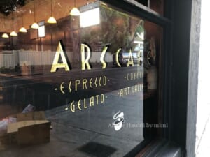 モンサラットにある「アースカフェ／ARS CAFE」のオーナーは人気店のあの方？！