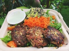 プレートランチに注目！ハワイ・ワイマナロにあるヴィーガンカフェ「アイラブナロ／Ai LOVE NALO 」