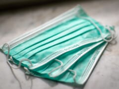 2機関がコロナの自己隔離推奨期間短縮を発表！来週のイゲ知事の発表は？